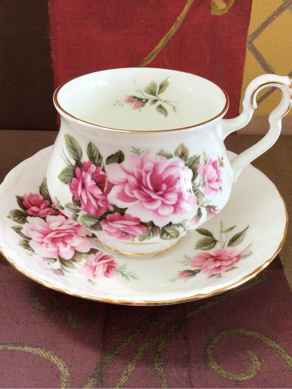 Royal Albert Milton Teacup and Saucer, Sonnet Series